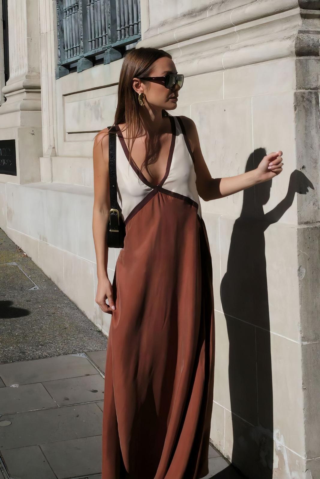 Élena | Élégante robe midi sans manches - Beauté Sculptante