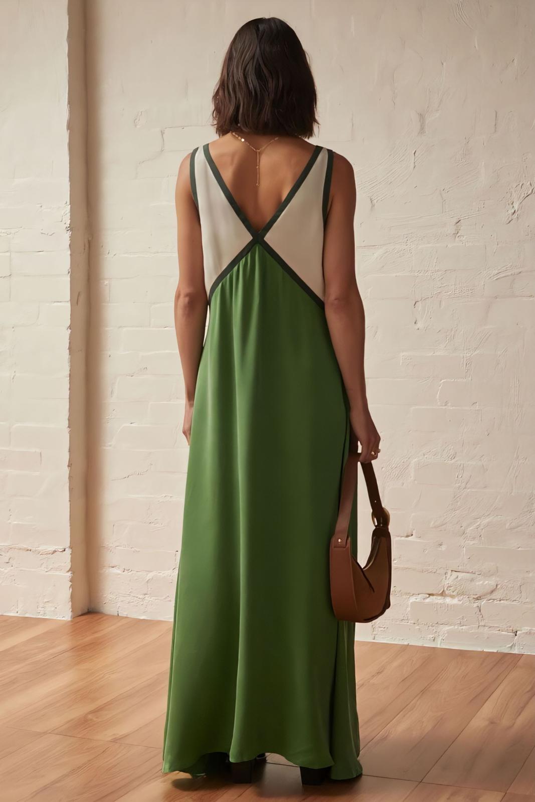 Élena | Élégante robe midi sans manches - Beauté Sculptante