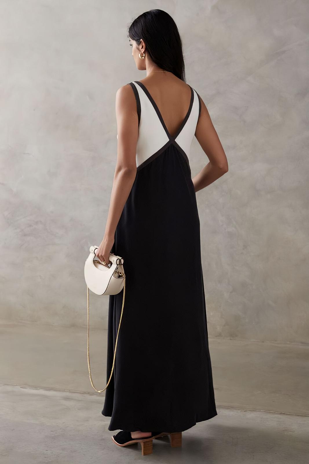 Élena | Élégante robe midi sans manches - Beauté Sculptante